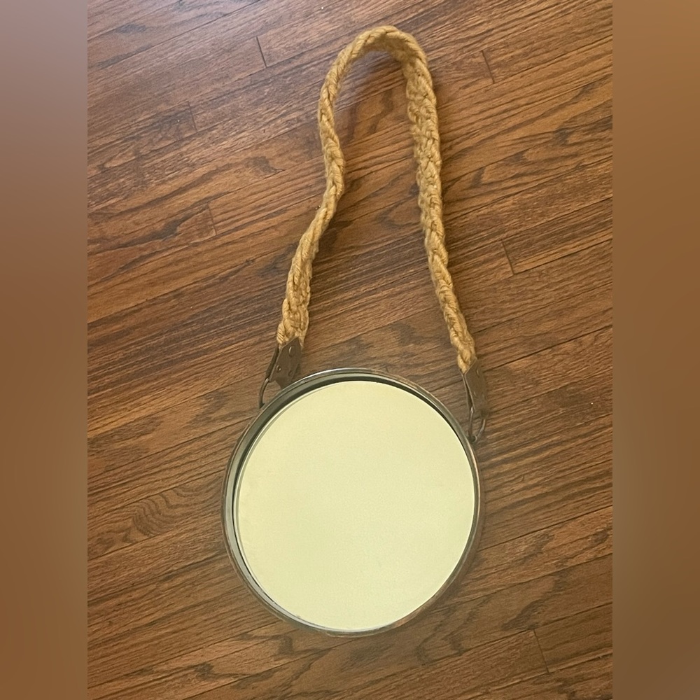 Hanging mirror